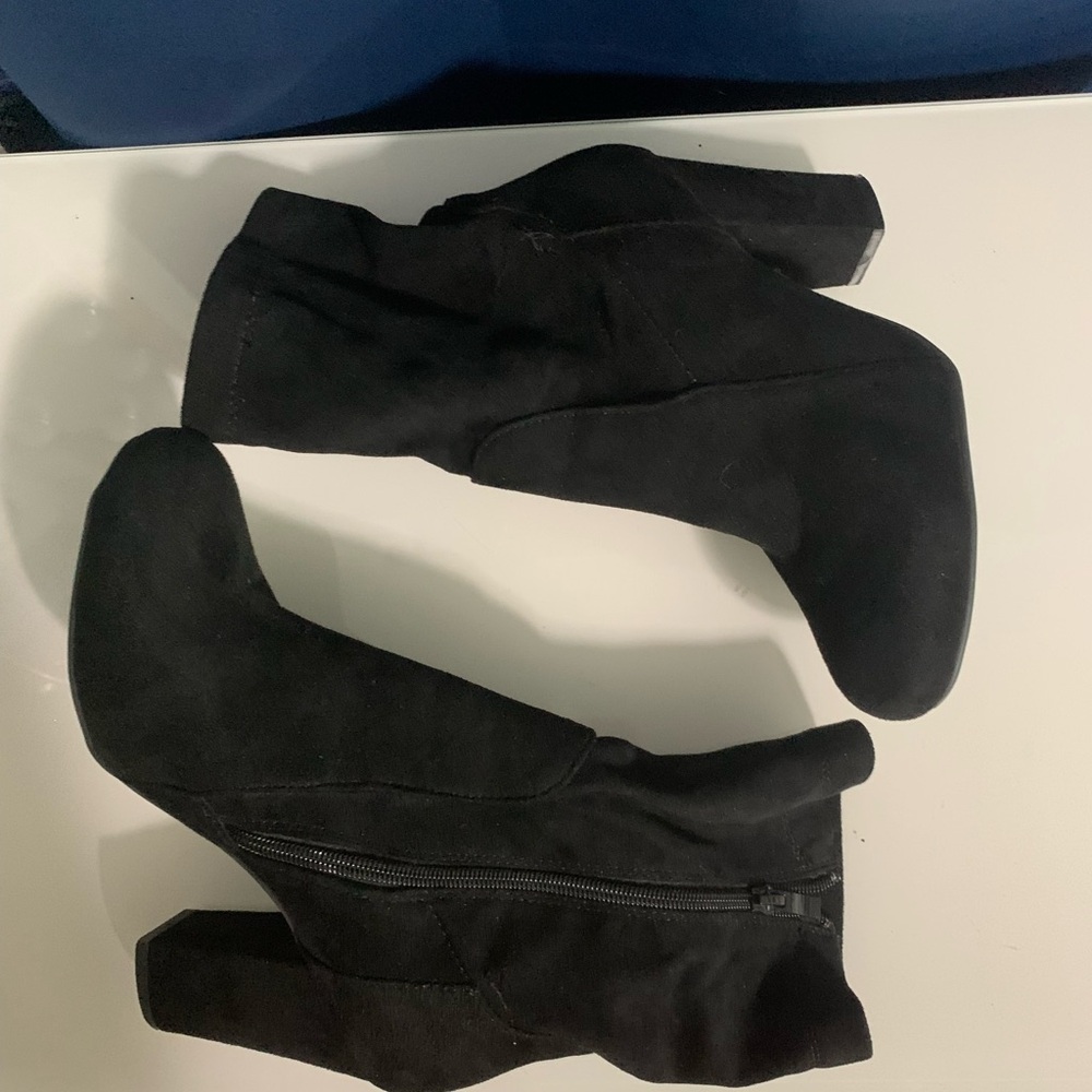 TOP MODA Black Women's Ankle Boots
Size 7.5